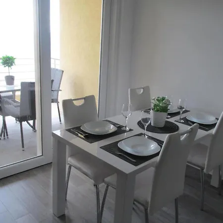 Novi Lux * Novi Vinodolski