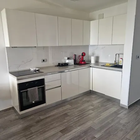 Novi Lux 아파트 노비비노돌스키