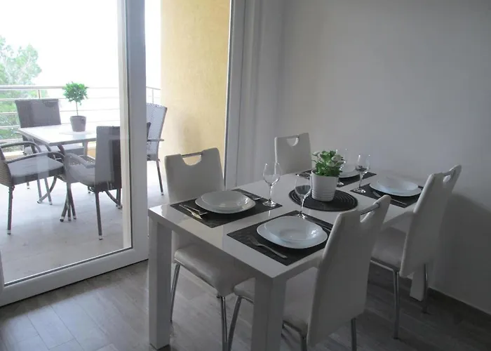 Novi Lux * Novi Vinodolski